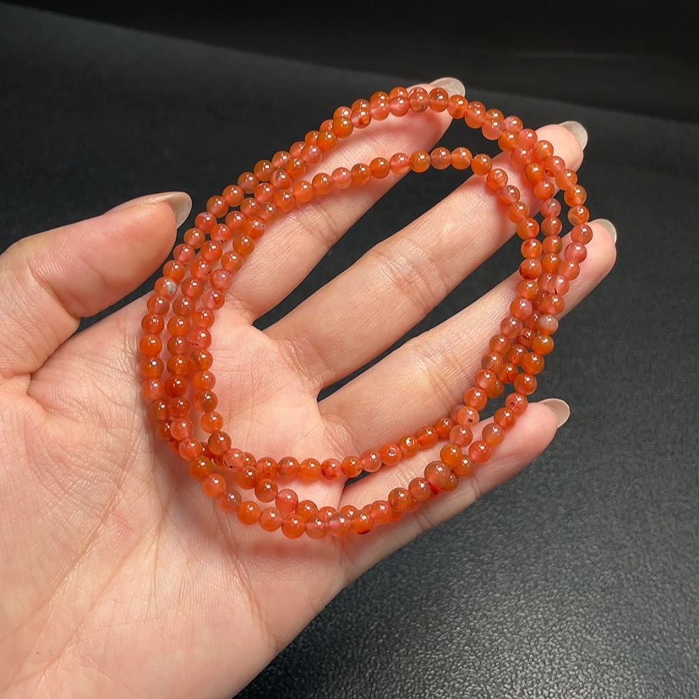 C32815348 South Red Agate Bead Strand with Visible Organic Matter, Total Weight Approx. 17.22g, Size ca. 4.2mm