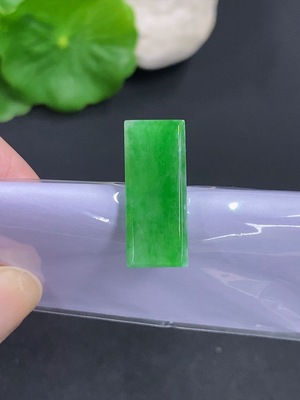 F42967087 翡翠戒面 货品总重量约1.5克