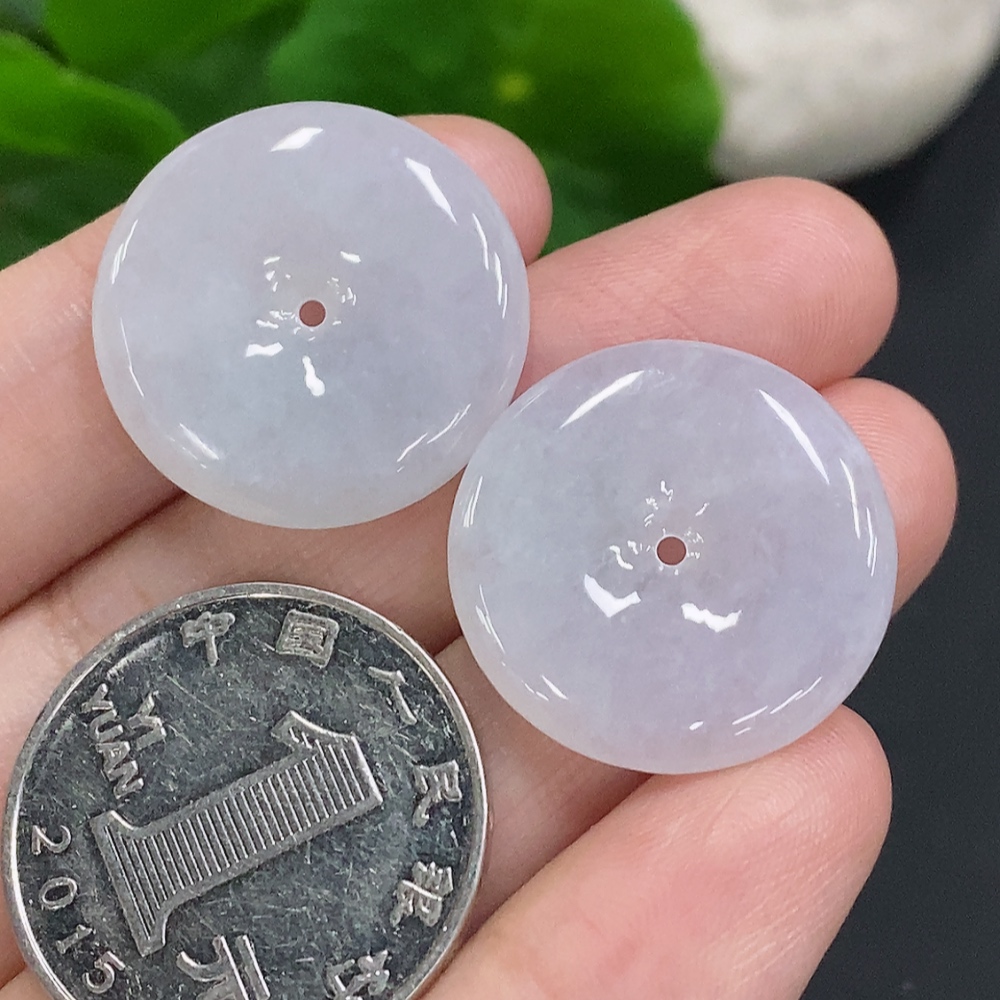 F34000846 Jadeite Peace Knot Sell as a Lot