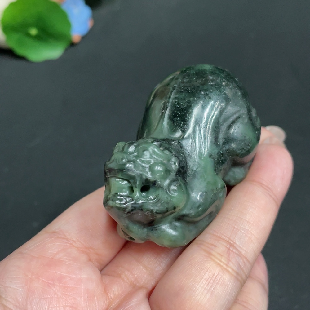 H29358172 Hetian Jade Pendant, Auspicious Beast, Total Weight: Approx. 108.5g