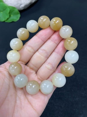 H46559555 和田玉手串   卡13.9mm左右     货品总重约64g   皮色成因未定