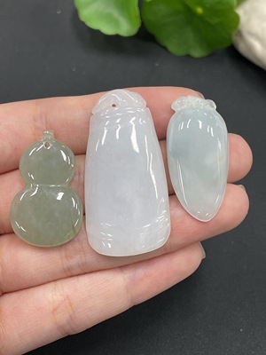 F10117755 Jadeite Pendant