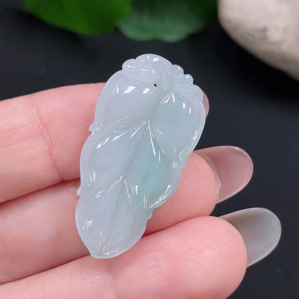 F29360928 Jadeite Pendant Leaf Total Weight Approx. 4.43g