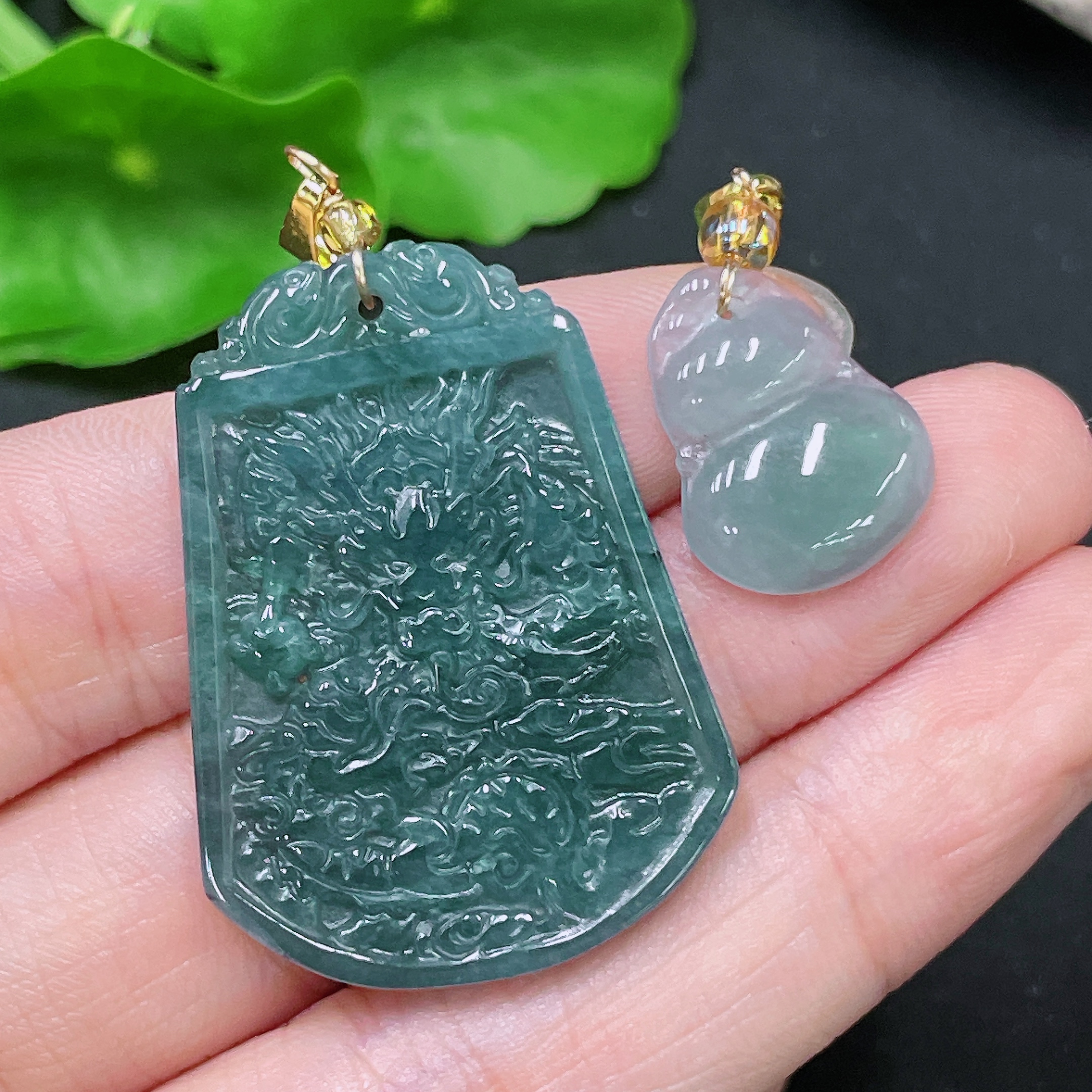 F33918729 Jadeite Pendant Dragon Plaque Gourd with Non-Gold Clasp and Chain