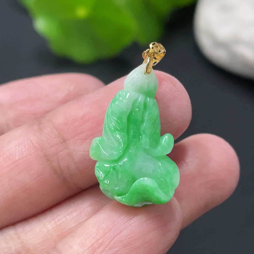 F32820664 Jadeite Cabbage Pendant with 18K Gold Clasp, Total Weight Approx. 2.47g