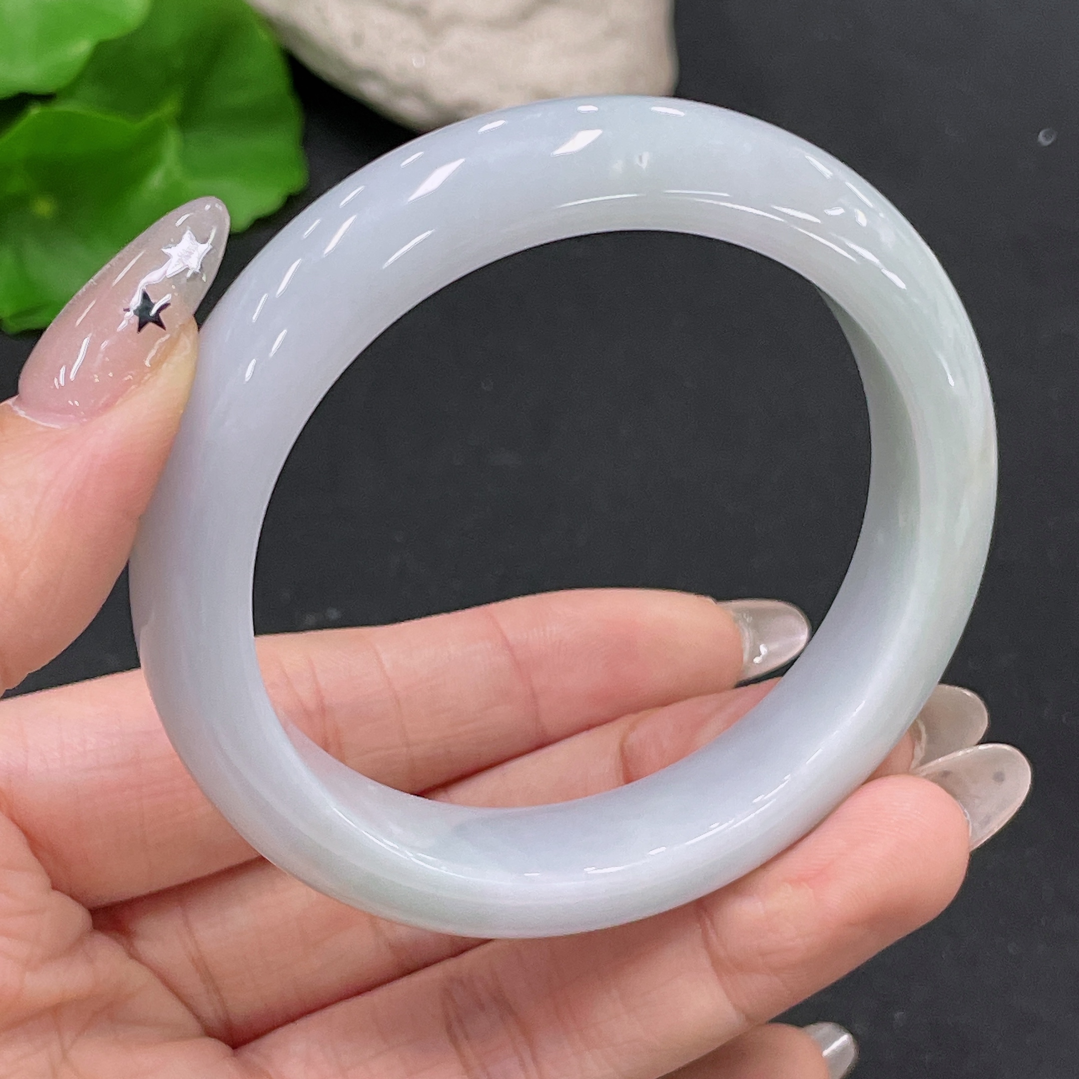 F35105515 Jadeite Round Bangle, Total Weight Approx. 50.21g, Size 53