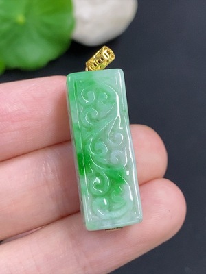 F46602814 翡翠仿古挂件 18k金扣头 货品总重量约9.9克