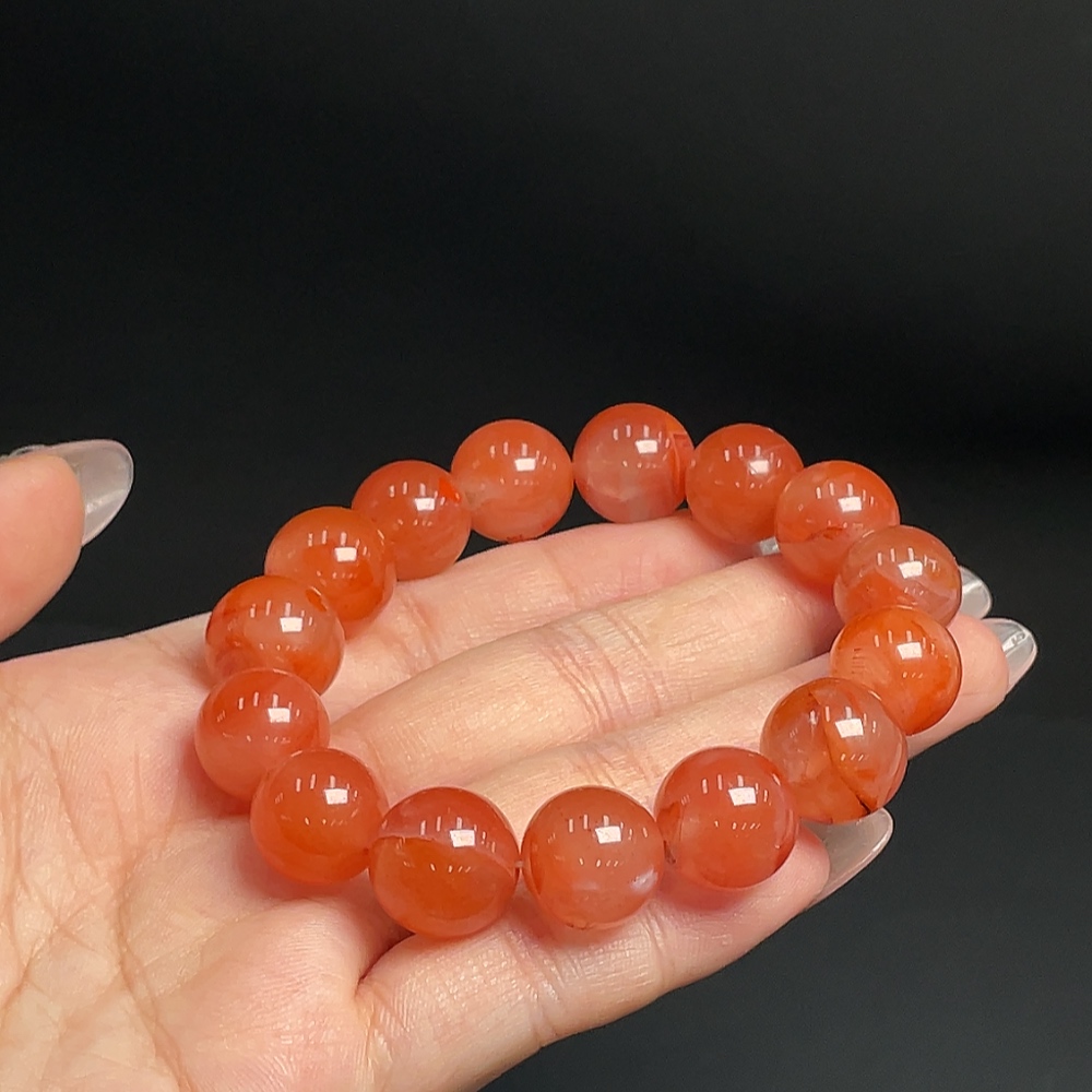 C20252910 South Red Agate Bracelet with Visible Organic Matter, Total Weight Approx. 49.04g, Size ~13.9mm