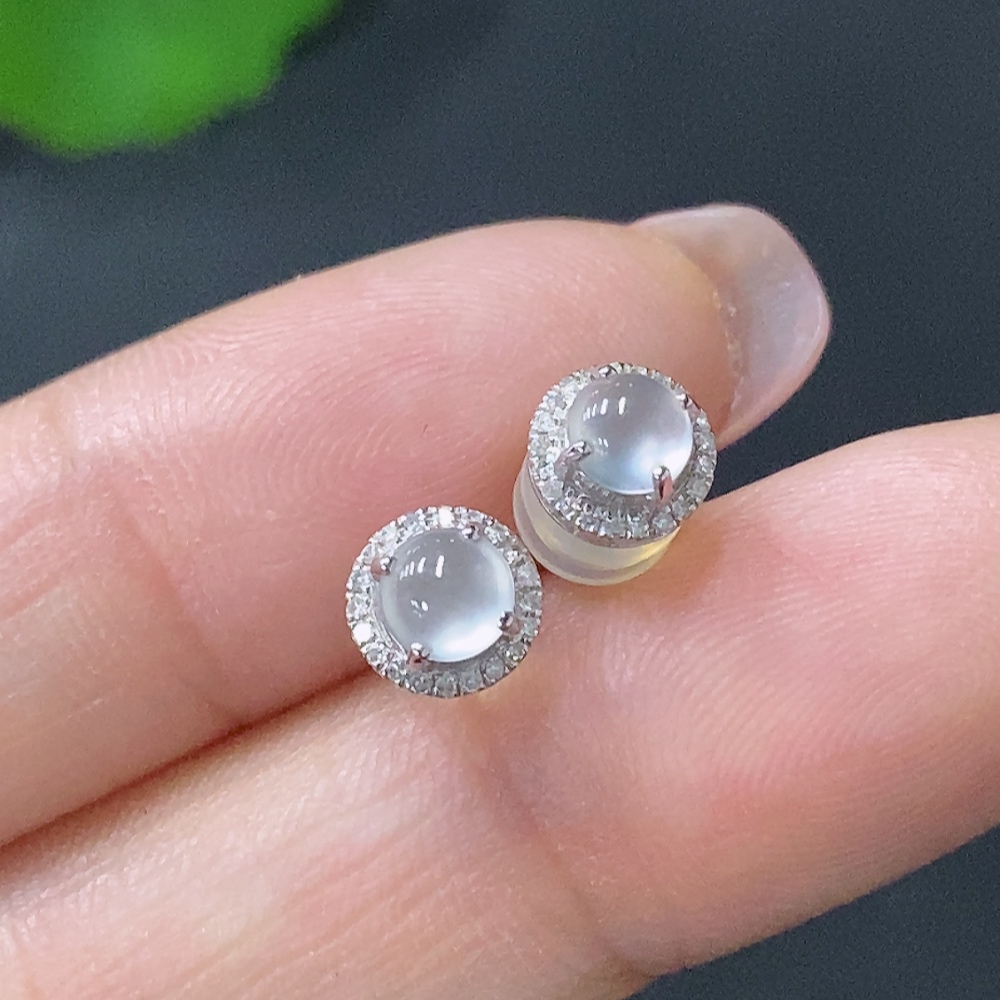 F27116842 Jadeite Earrings with 18k Gold Setting, Total Weight Approximately 1g