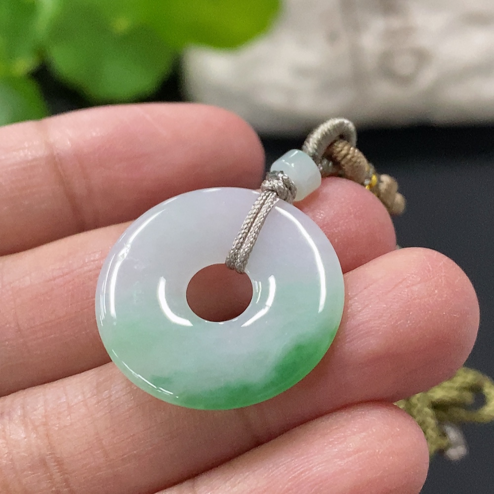 F35146501 Jadeite pendant donut total weight approx. 4.45g with rope