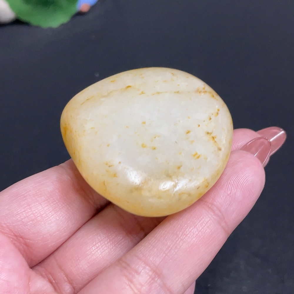 H34055039 Hetian Jade, undetermined origin of skin color, total weight approximately 66.3g
