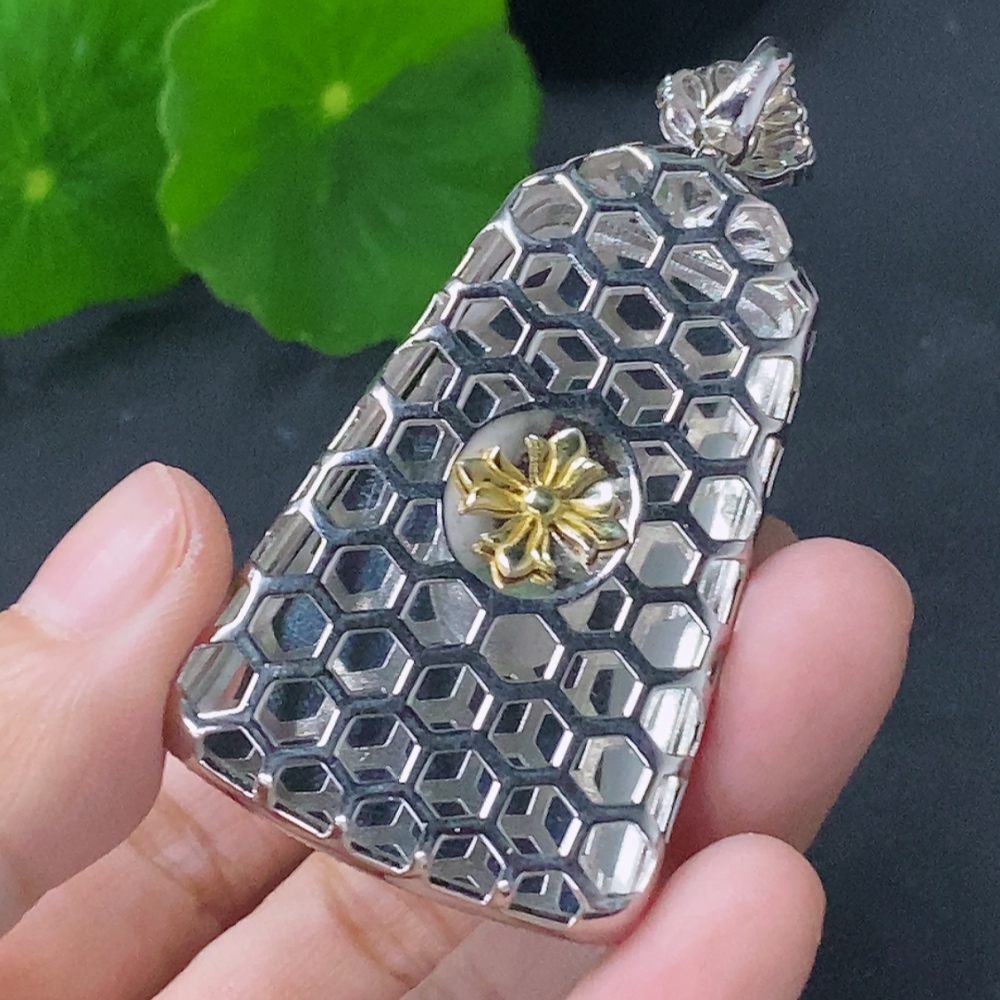 F31614774 Jadeite inlaid Guanyin pendant non-gold total weight about 18.5g