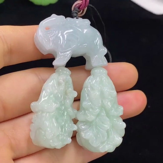 F34948625 Jadeite Pendant Sell as a Lot