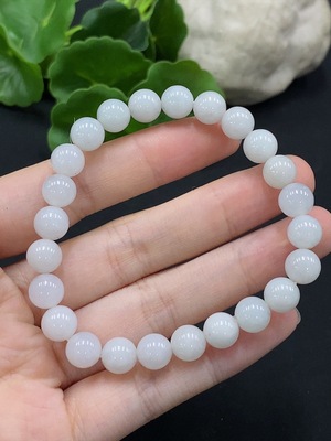 F35113955 Jadeite bracelet, approx. 7.8mm beads, total weight about 20.27g