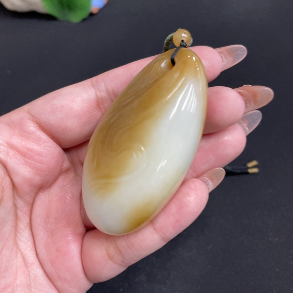 H32737092 Hetian Jade Pendant, Freeform Piece, Total Weight Approx. [Including Rope] 85.7g