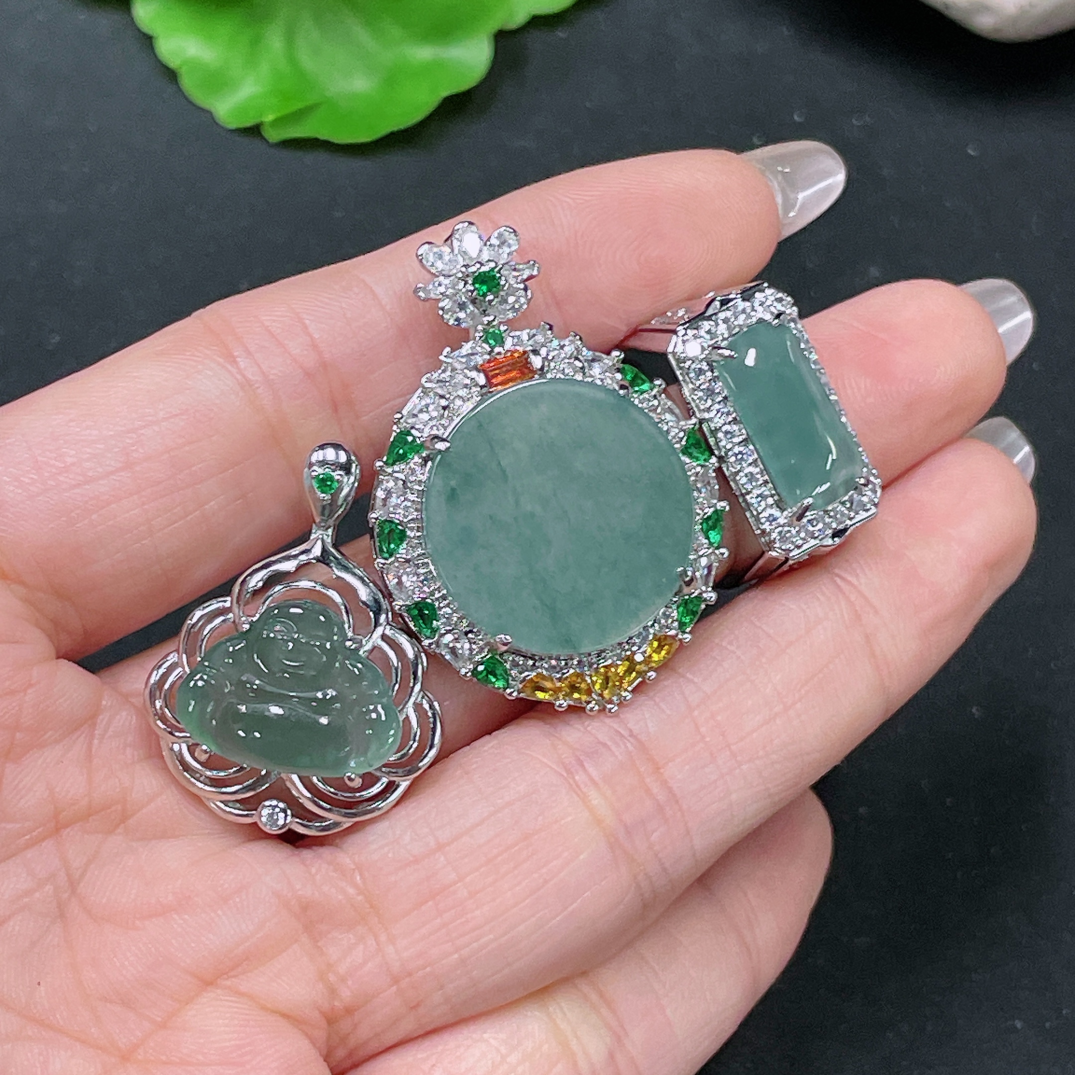 F35105374 Jadeite Inlaid Pendant Sell as a Lot