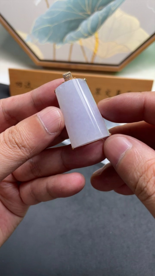 F22515465 Jadeite Plain Pendant with 18K Gold Setting Total Weight Approx. 17.5g