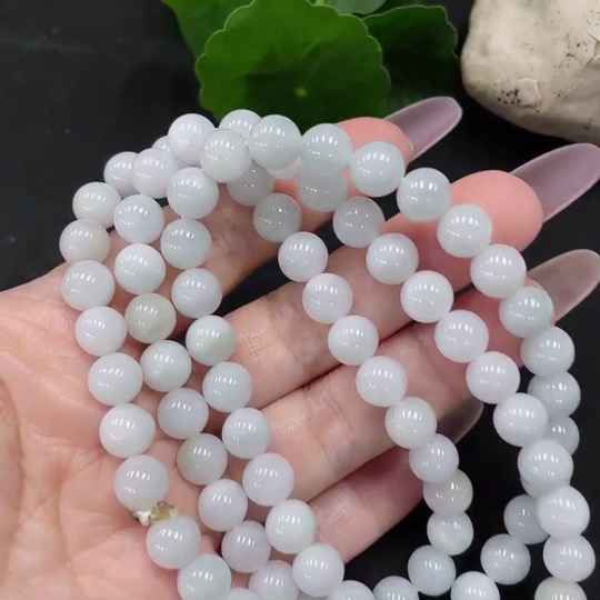 F35128005 Jadeite bead necklace, approximately 7.7mm, total weight about 69.1g