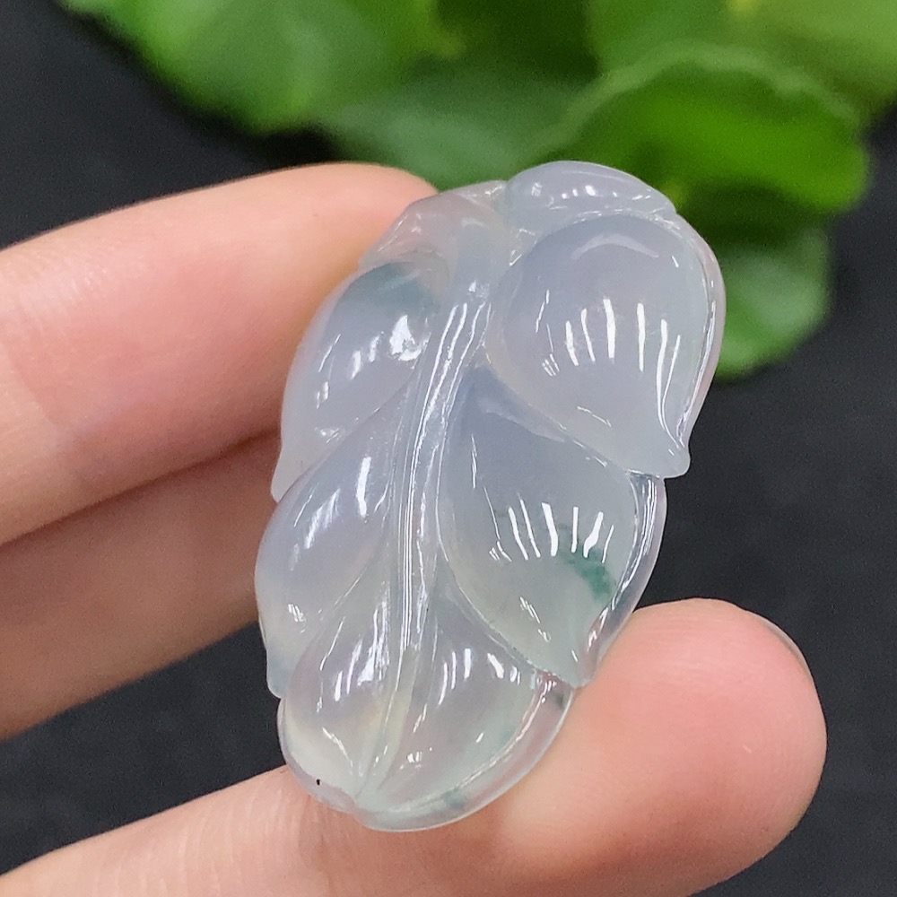 F33946963 Jadeite Leaf Pendant Total Weight Approx. 9.38g