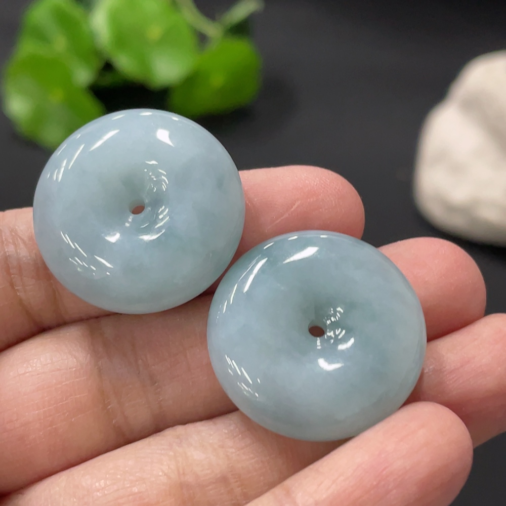 F32770446 JadeitePeace Pendant