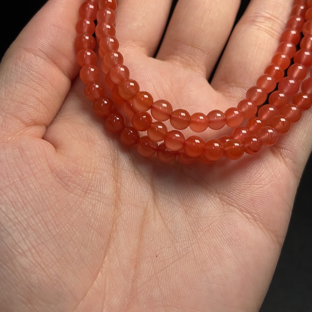 C34066925 South Red Agate Bead Necklace with Visible Organic Matter, Total Weight Approximately 27.65g, Bead Size About 5.3mm
