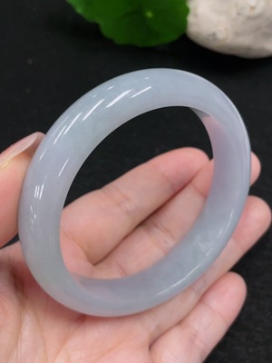 F33827428 Jadeite Round Bangle 57.2 Loop Size Total Weight Approx. 57.9g