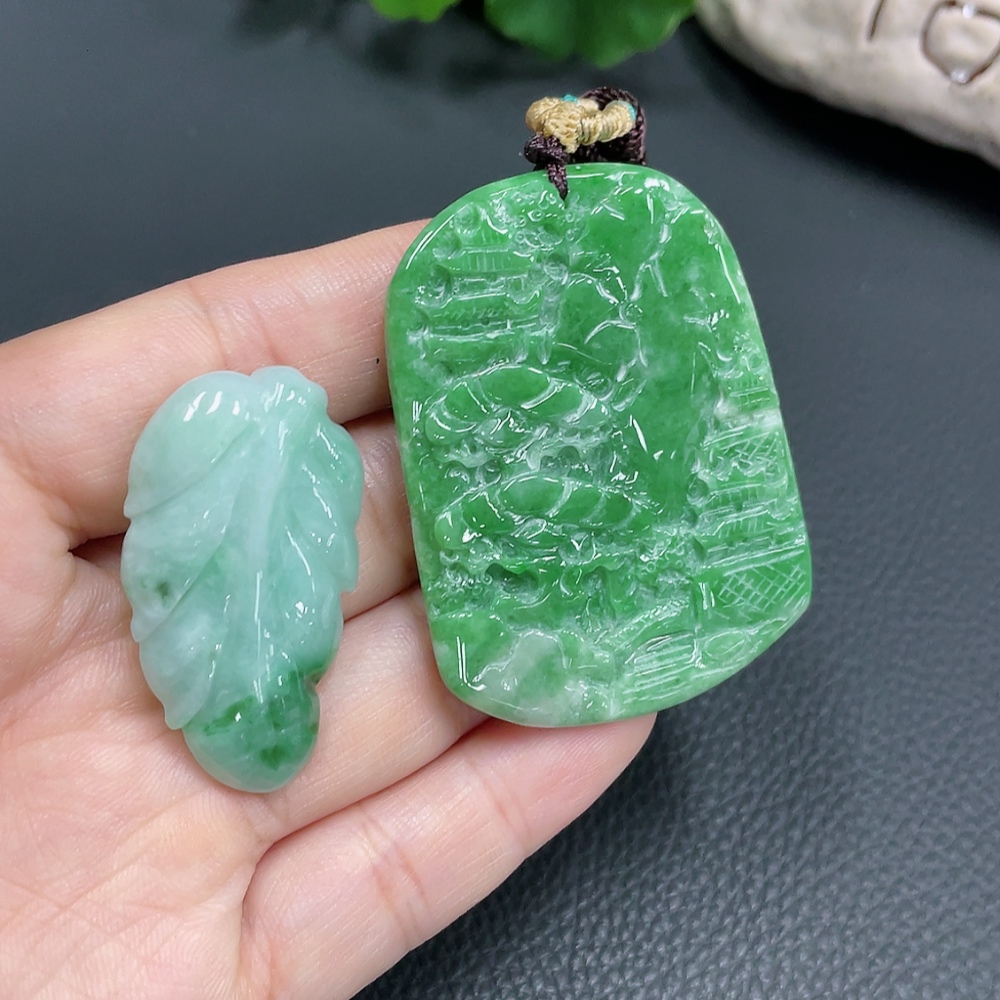 F22513074 Jadeite Pendant Sell as a Lot