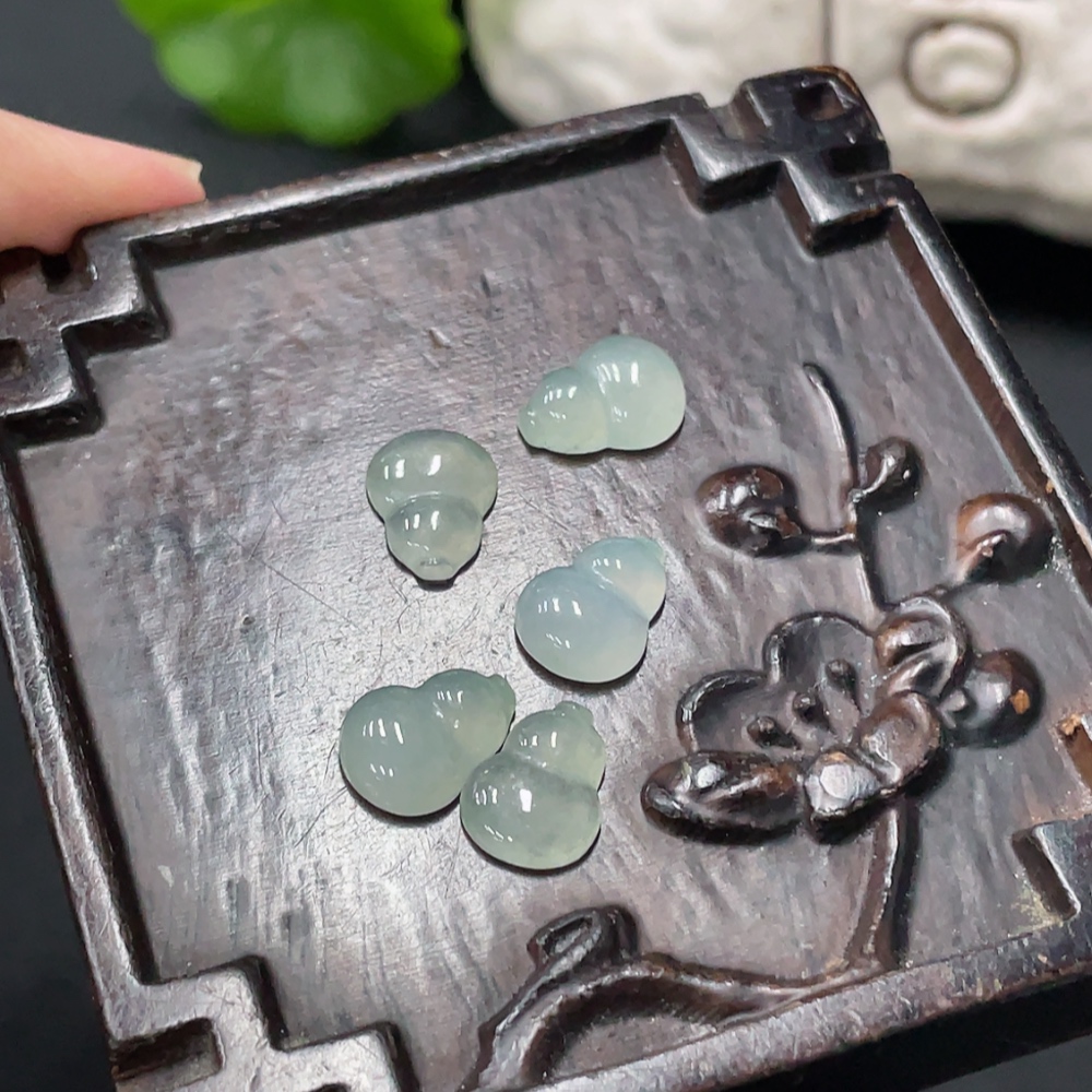 F34058128 Jadeite Gourd Inlay Piece