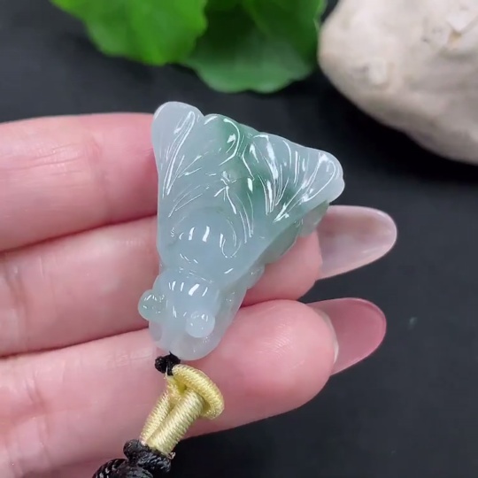 F34032858 Jadeite Pendant Total Weight About 16.7g (Including Rope Weight)