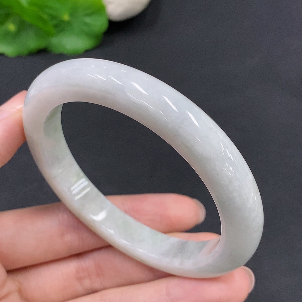 F28190016 Jadeite Natural Circle Bangle
