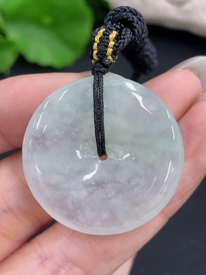 F42969998 翡翠挂件平安扣 含绳货品总重约12.14g