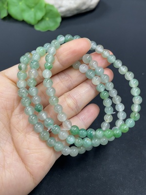 H41825091 非洲翠（独龙玉）手串    卡5.8/5.6/5.6mm左右   货品总重约26.7g