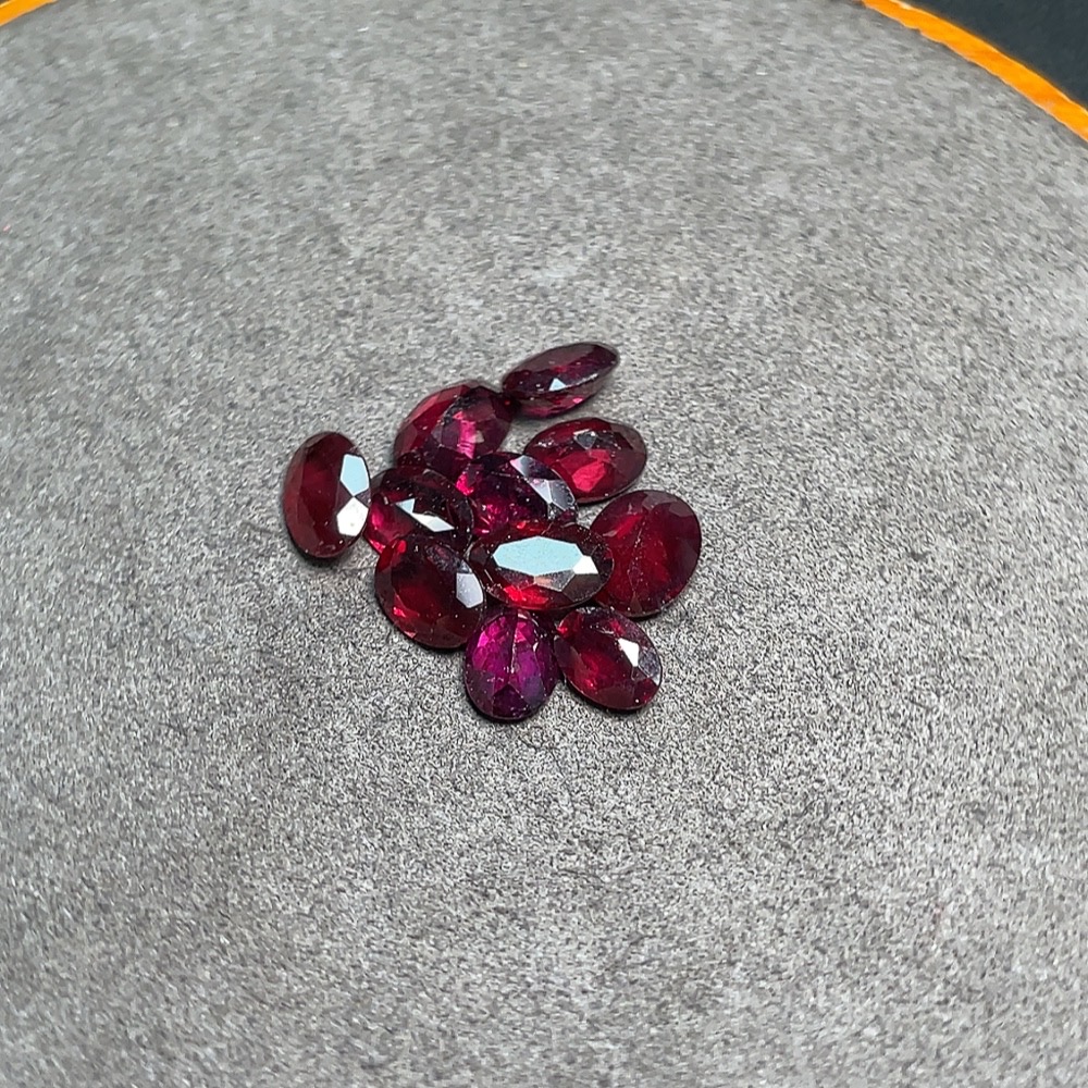 C34952391 Garnet Rough Stone Total Weight Approx. 11.685 Carats Sell as a Lot