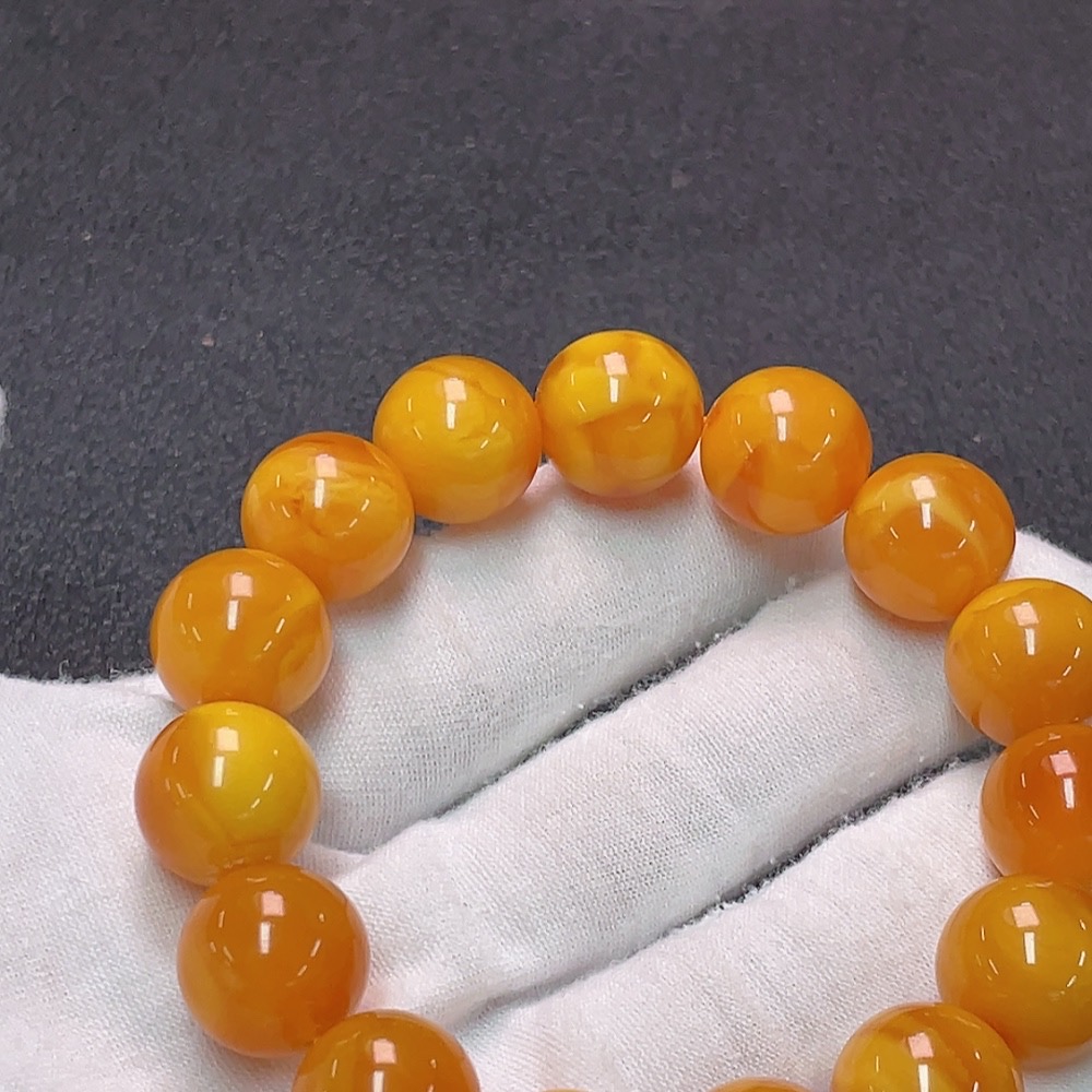 C34950790 Amber Beeswax Bracelet Color Origin Undetermined Total Weight Approx. 25.7g Size About 13.9mm