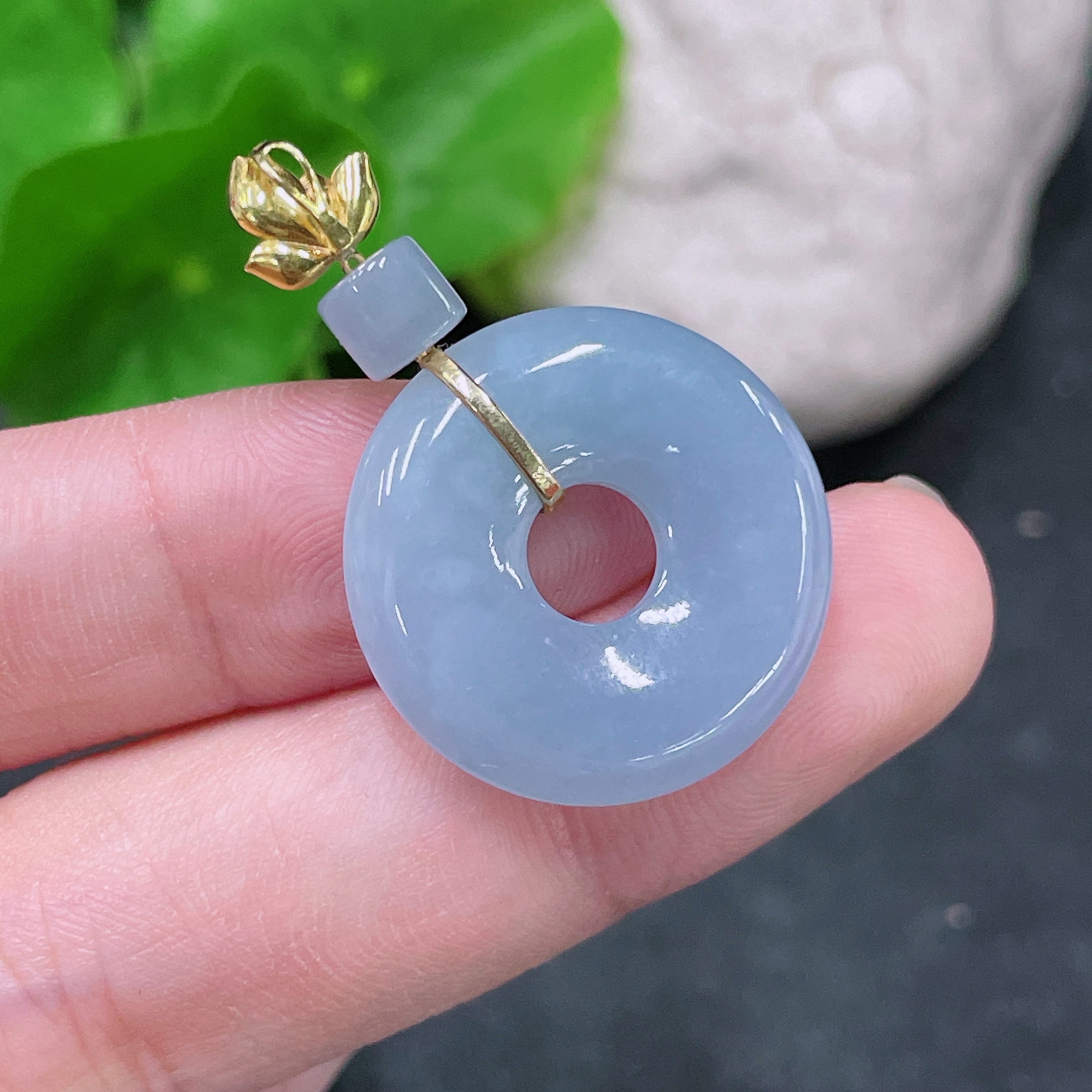 F33864716 Jadeite Pendant with 18K Clasp Total Weight Approx. 4.47g