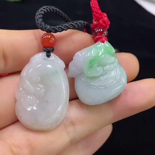 F31651067 Emerald Pendants Wholesale Lot