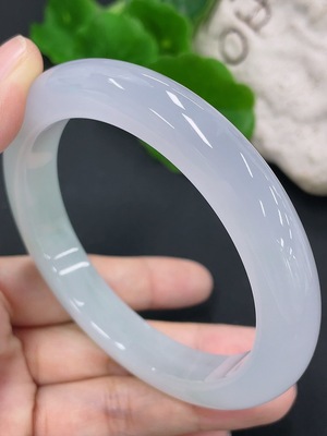 F41934742 翡翠正圈手镯 圈口58.8mm 货品总约重59.4g