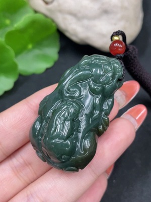 H35113206 Hetian Jade Pendant Pixiu