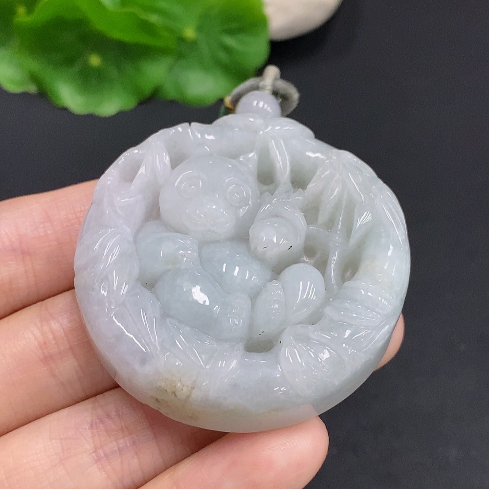 F31646318 JadeitePanda Holding Bamboo Pendant