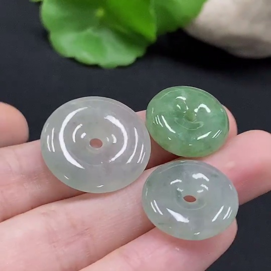 F35115447 Jadeite Safety Buckle Sell as a Lot