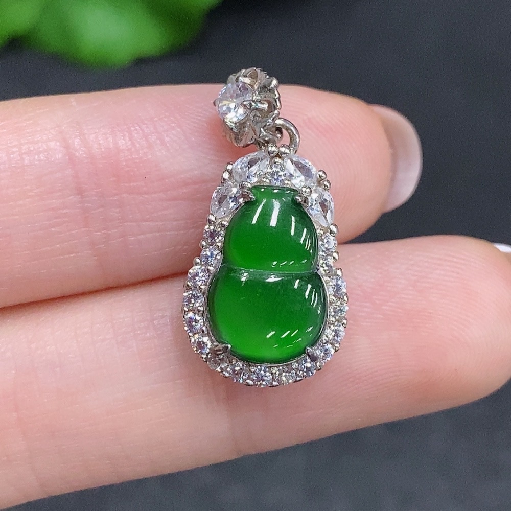 F34022452 Jadeite Gourd Inlaid Pendant Non-Gold Inlaid Total Weight Approx. 2.4g