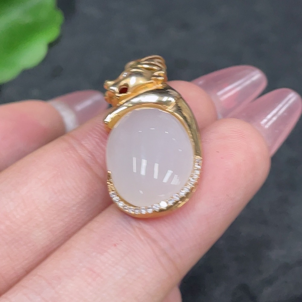 H33944668 Hetian Jade Pendant with 18K Gold Inlay, Total Weight Approx. 5.3g, Accented with Diamonds