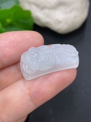 F41920872 翡翠年年有余手牌 货品总重约5.3克