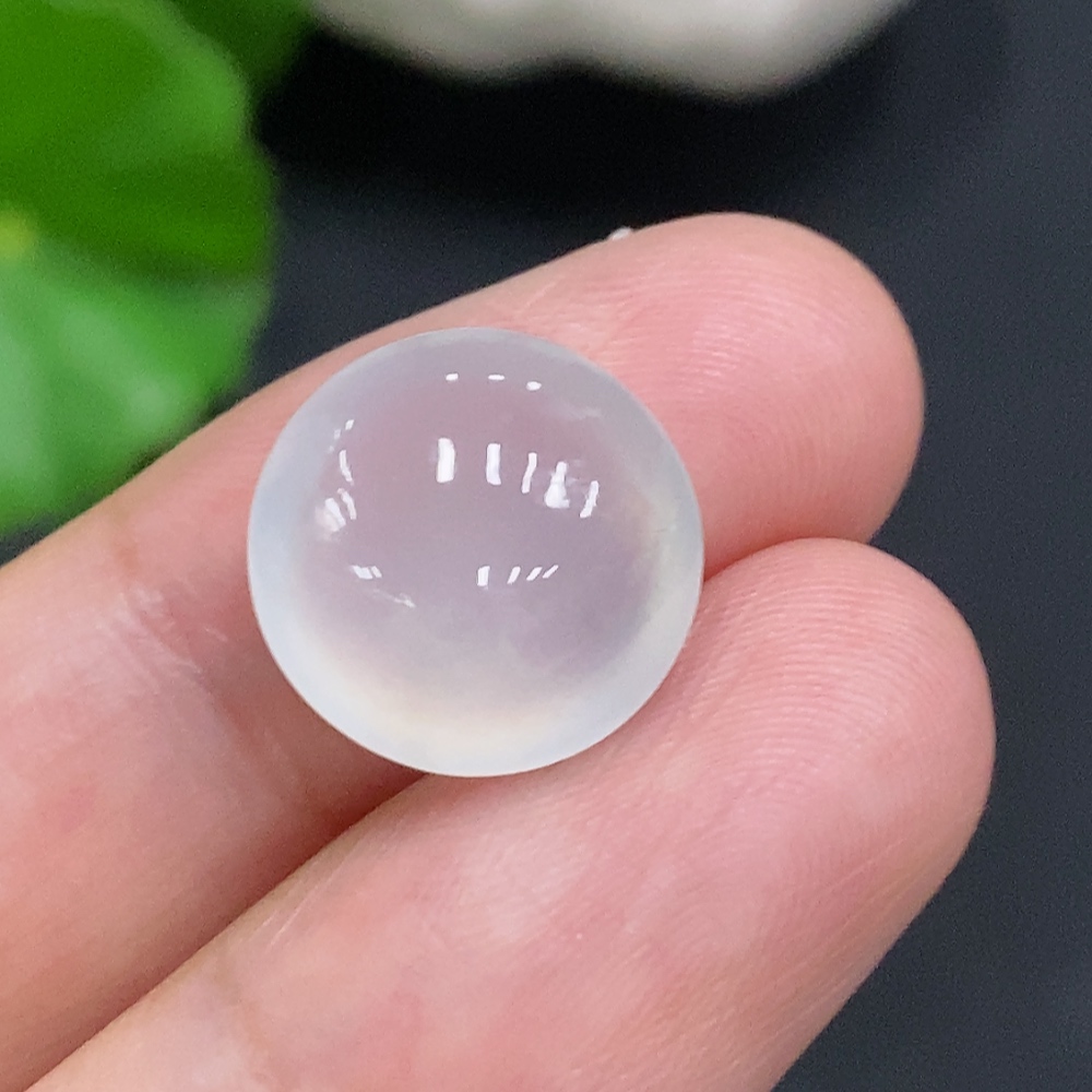 F30568911 Jadeite Cabochon Total weight approx. 1.8g