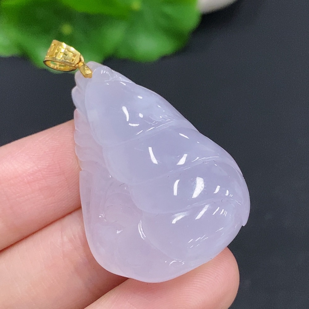 F32758266 Jadeite Crayfish Pendant with 18K Gold Clasp, Total Weight Approximately 17g