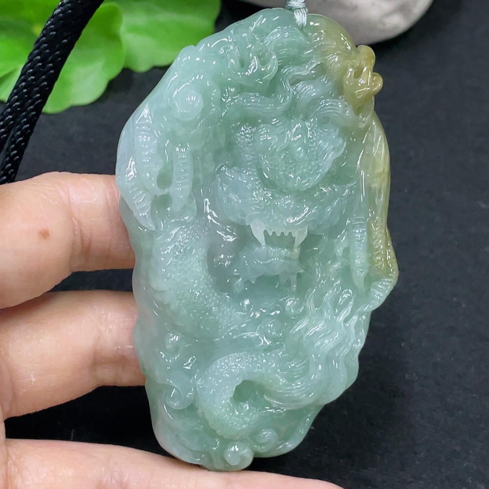 F31611523 Jadeite Dragon Pendant Total Weight Approximately 67.4g (Including Rope Weight)