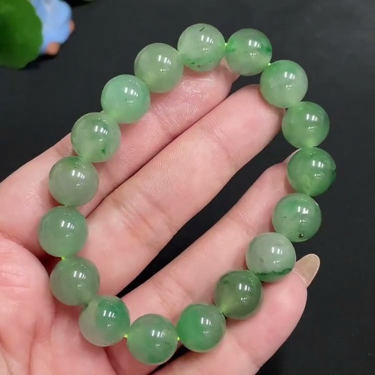 H31677374 African Emerald (Dulong Jade)