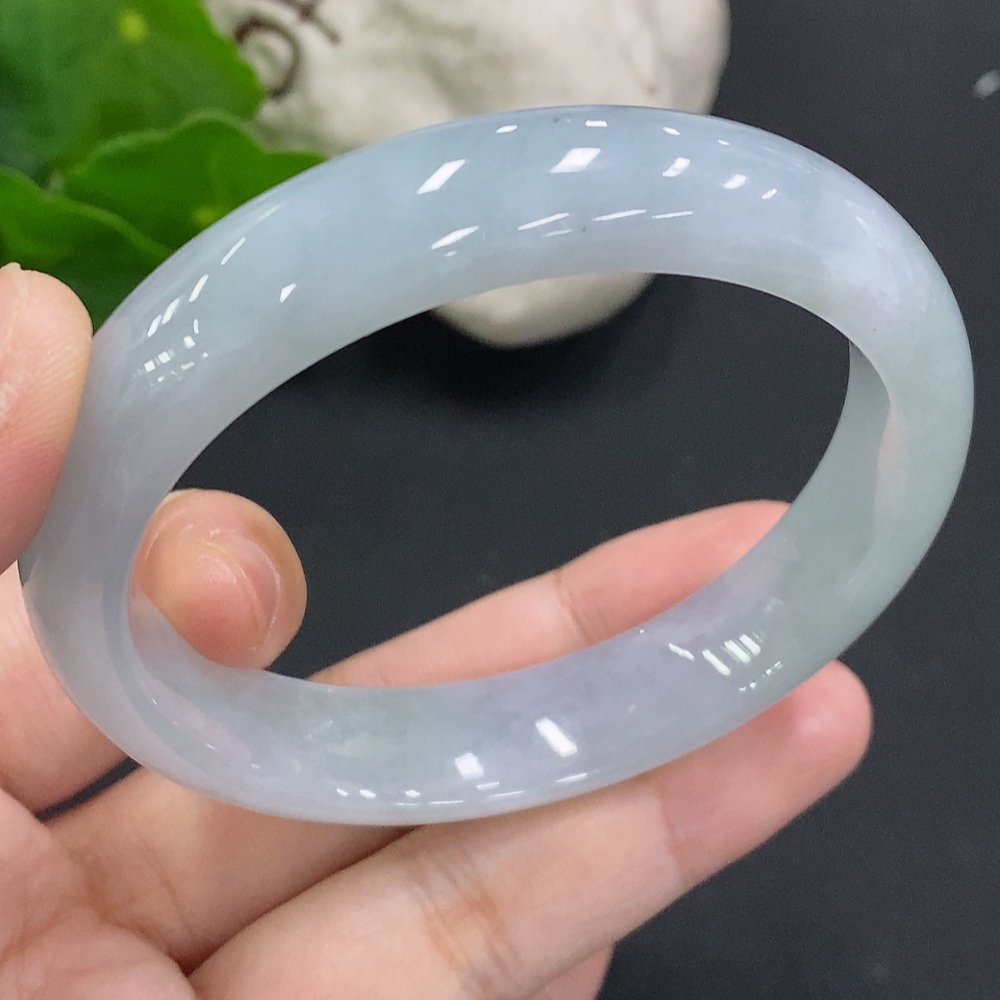 F35106625 Jadeite round bracelet size 56.5 total weight about 52.6g