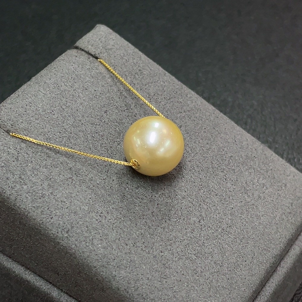 C32743514 Seawater pearl necklace, color origin undetermined, chain not gold, pendant Au58%, total weight approx. 4.55g, size approx. 13.4mm