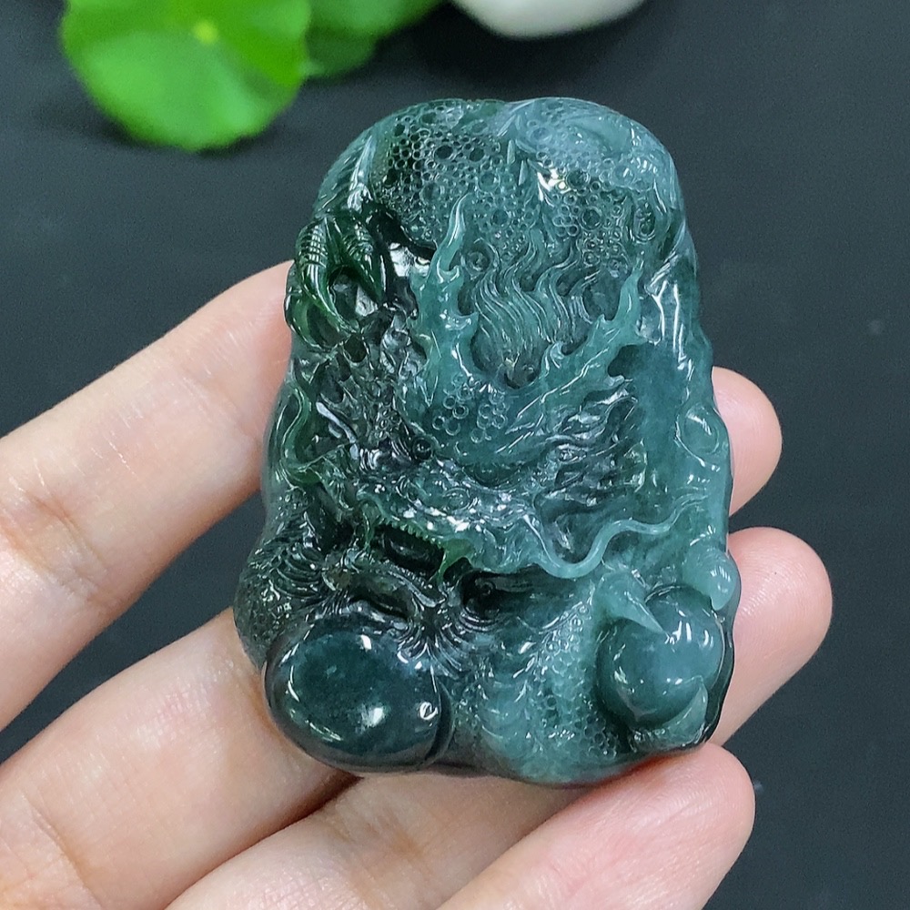 F23641622 Jadeite Dragon Pendant Total Weight 47.780g